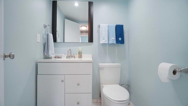Building Photo - 4250 Galt Ocean Dr