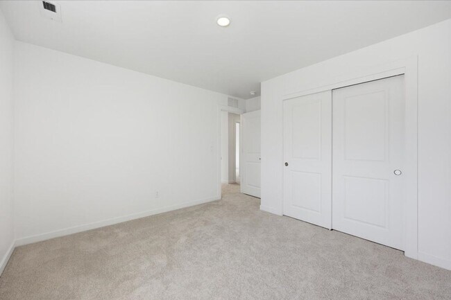 Building Photo - Brand New 3 Bed 3 Bath Townhome