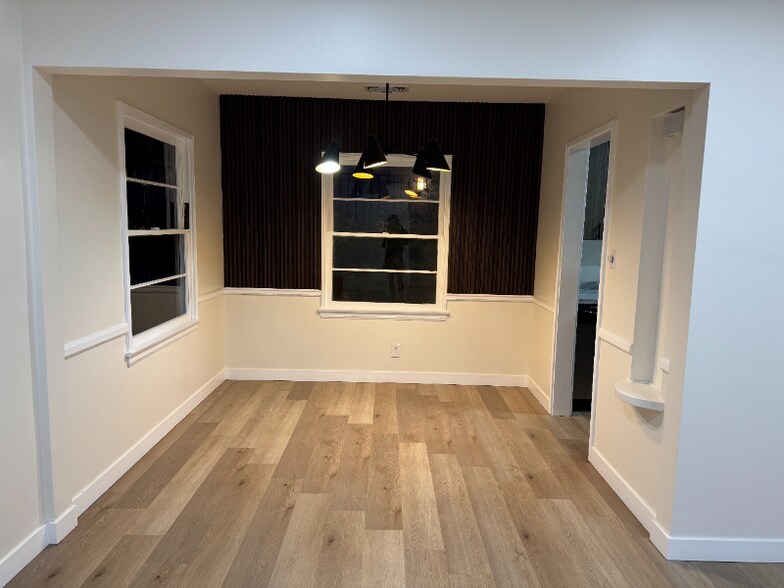 Building Photo - 13345 Burbank Blvd