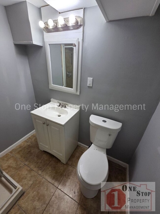 Building Photo - Beautiful 3 Bedroom 2 Bathroom in Kansas City