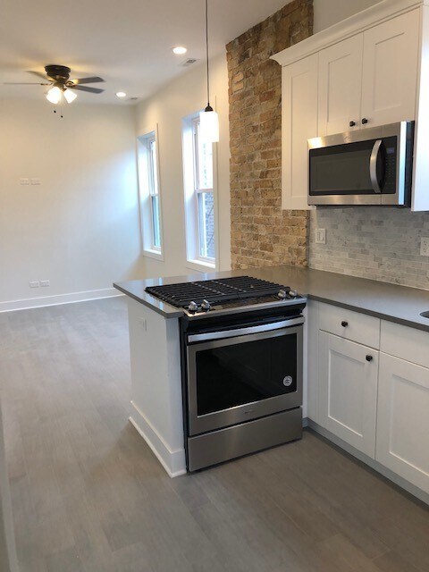 Building Photo - 1455 W Huron St