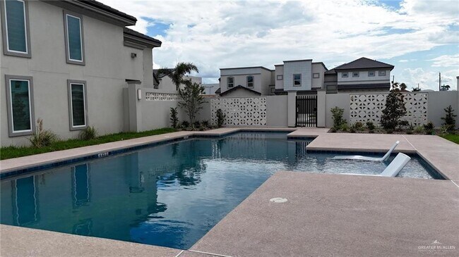 Building Photo - 24 Corales St