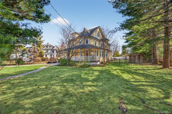 Building Photo - 121 Morris Ave