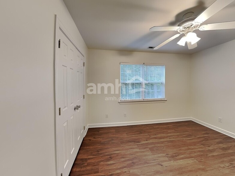 Building Photo - 4583 Waterford Dr NW