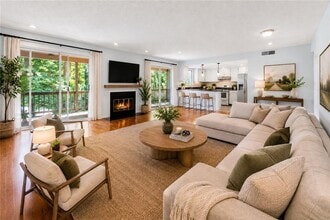 Building Photo - 44 Rumson Ct