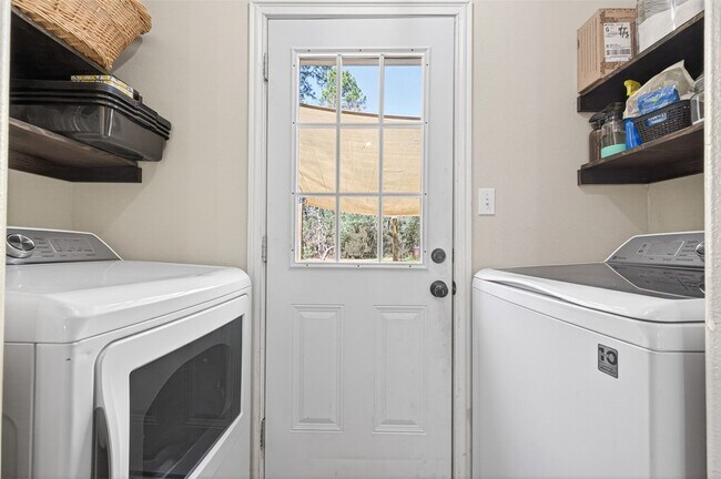 Building Photo - 10391 Royal Magnolia Dr