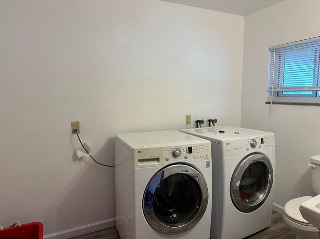 Building Photo - 25 Julie Kate St