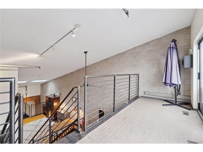 Building Photo - 801 N Washington Ave