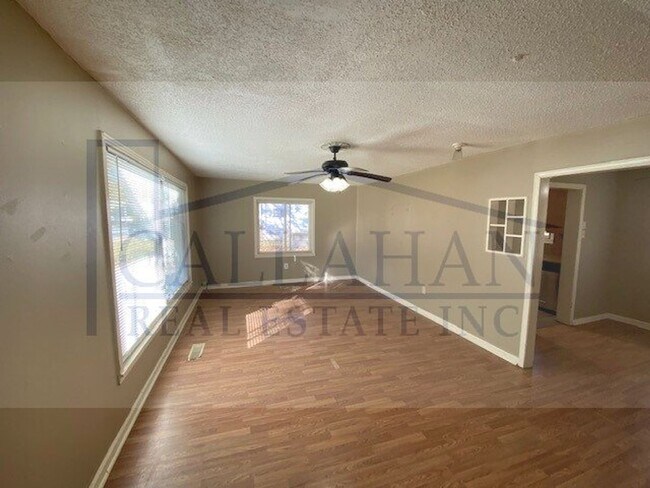 Building Photo - NLR Updated Home