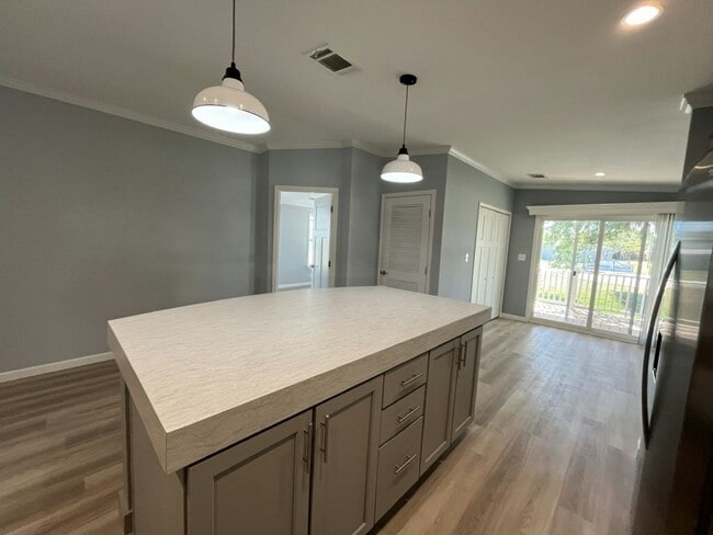 Building Photo - 18 Calypso Cay
