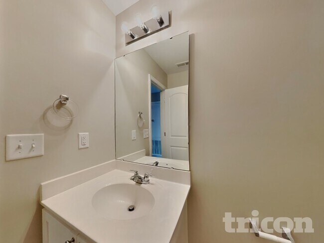 Building Photo - 1856 Northside Dr