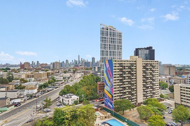 Building Photo - 201 St Pauls Ave