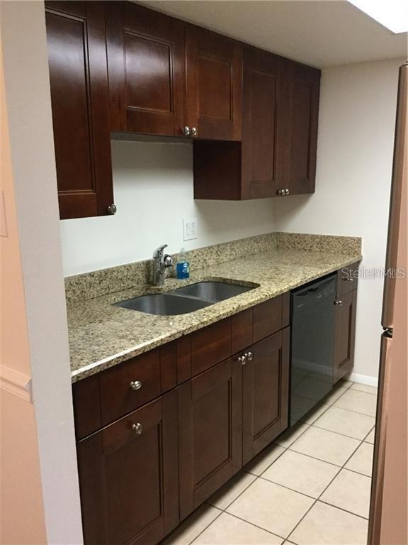 Building Photo - 5999 Village Cir S