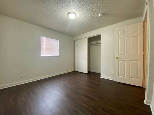 Building Photo - 2 Bedroom 1 Bath Near Firestone Available NOW!