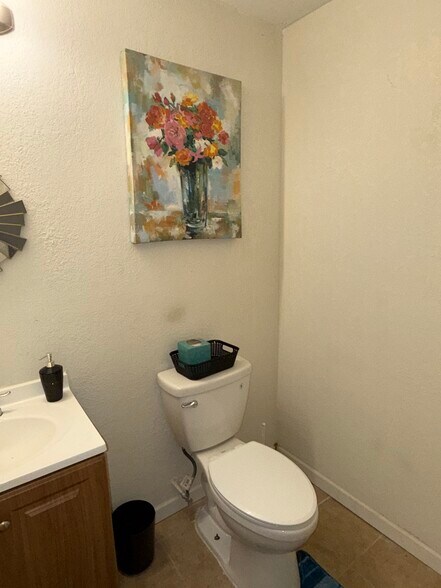 Half bathroom - 128 McCoy Dr