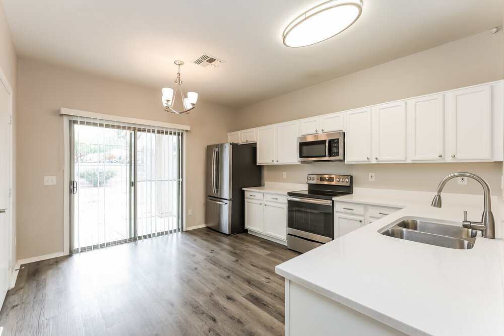 Building Photo - 101 E Valley View Dr