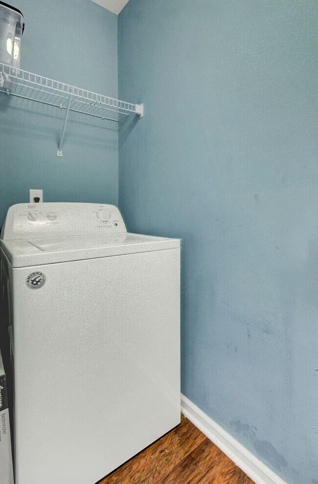 Building Photo - Premier Living With Dual Primary Suites & Community Comforts