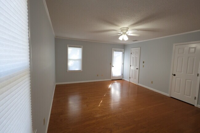 Building Photo - 313 Palomino Path