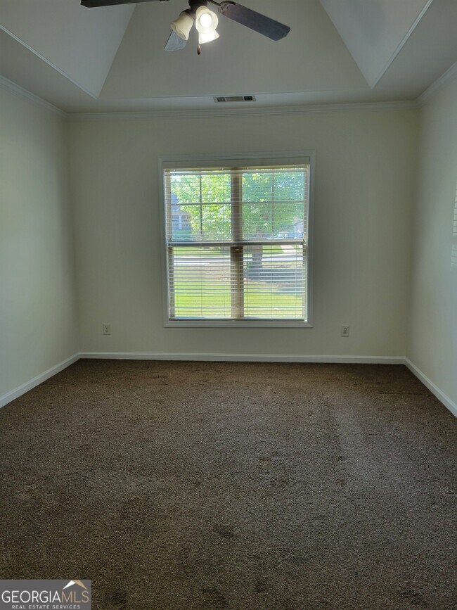 Building Photo - 175 Spinner Dr