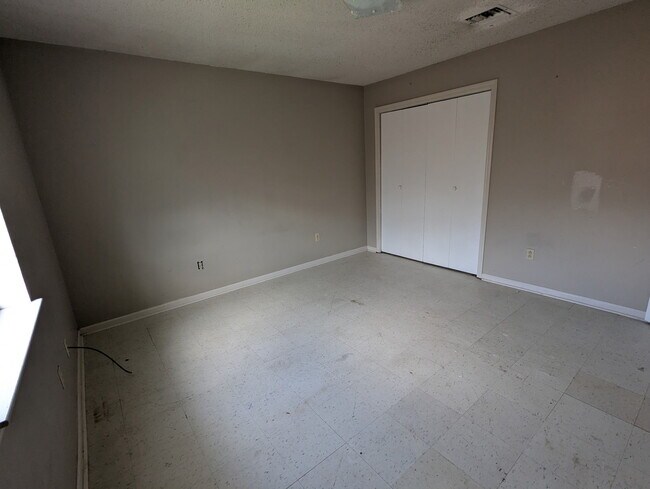 Building Photo - 408 Scotsdale St