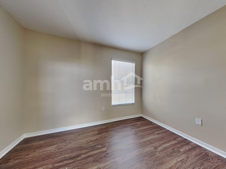 Building Photo - 7909 Hathaway Dr