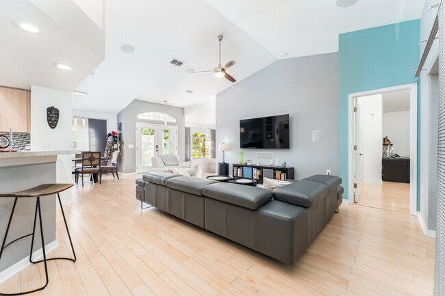 Building Photo - 27351 Golf Course Loop