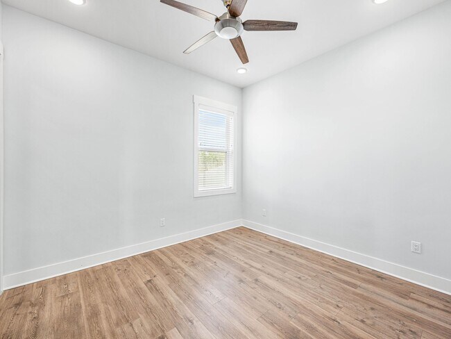 Building Photo - 157 River Rise Wy