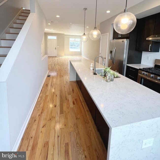 Building Photo - 705 Fairmount Ave