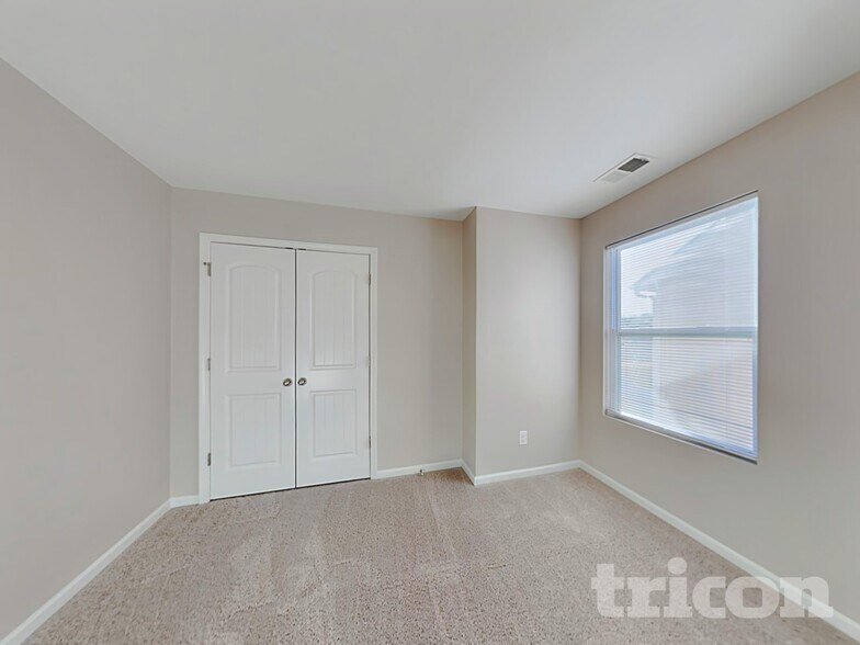 Building Photo - 519 Knothole Ln