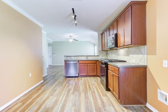 Building Photo - 7000 Crestone Rd
