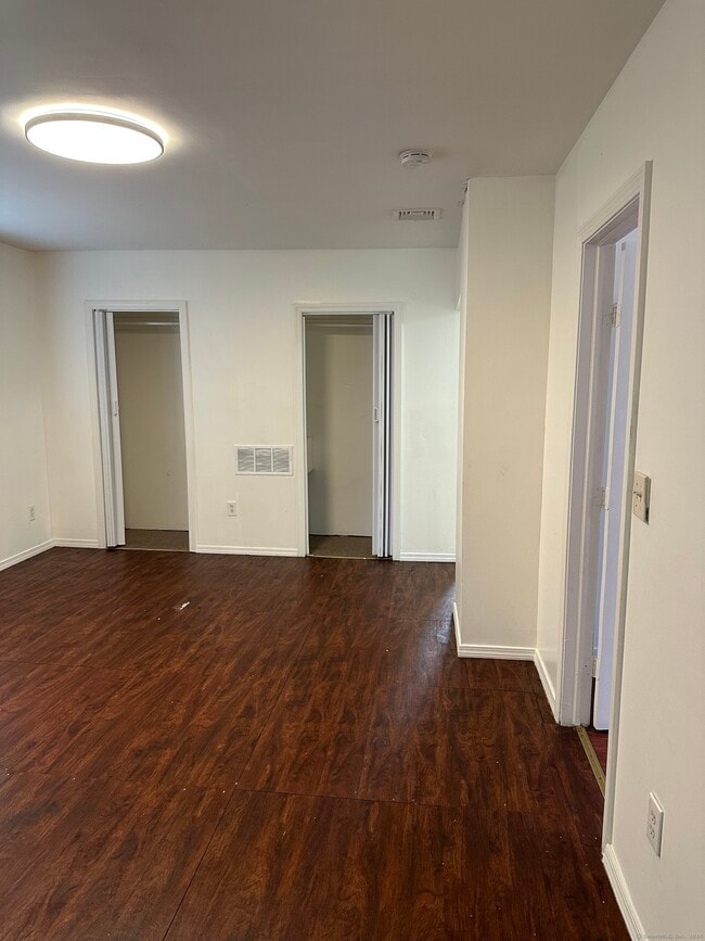 Building Photo - 319 Maplewood Ave