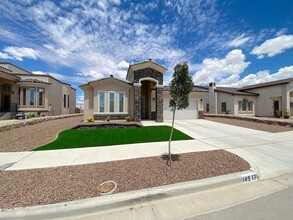 Building Photo - East El Paso 4bed/3bath Refrig A/C
