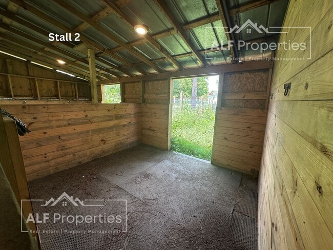 Building Photo - Renovated Farmhouse with Horse Facilities ...