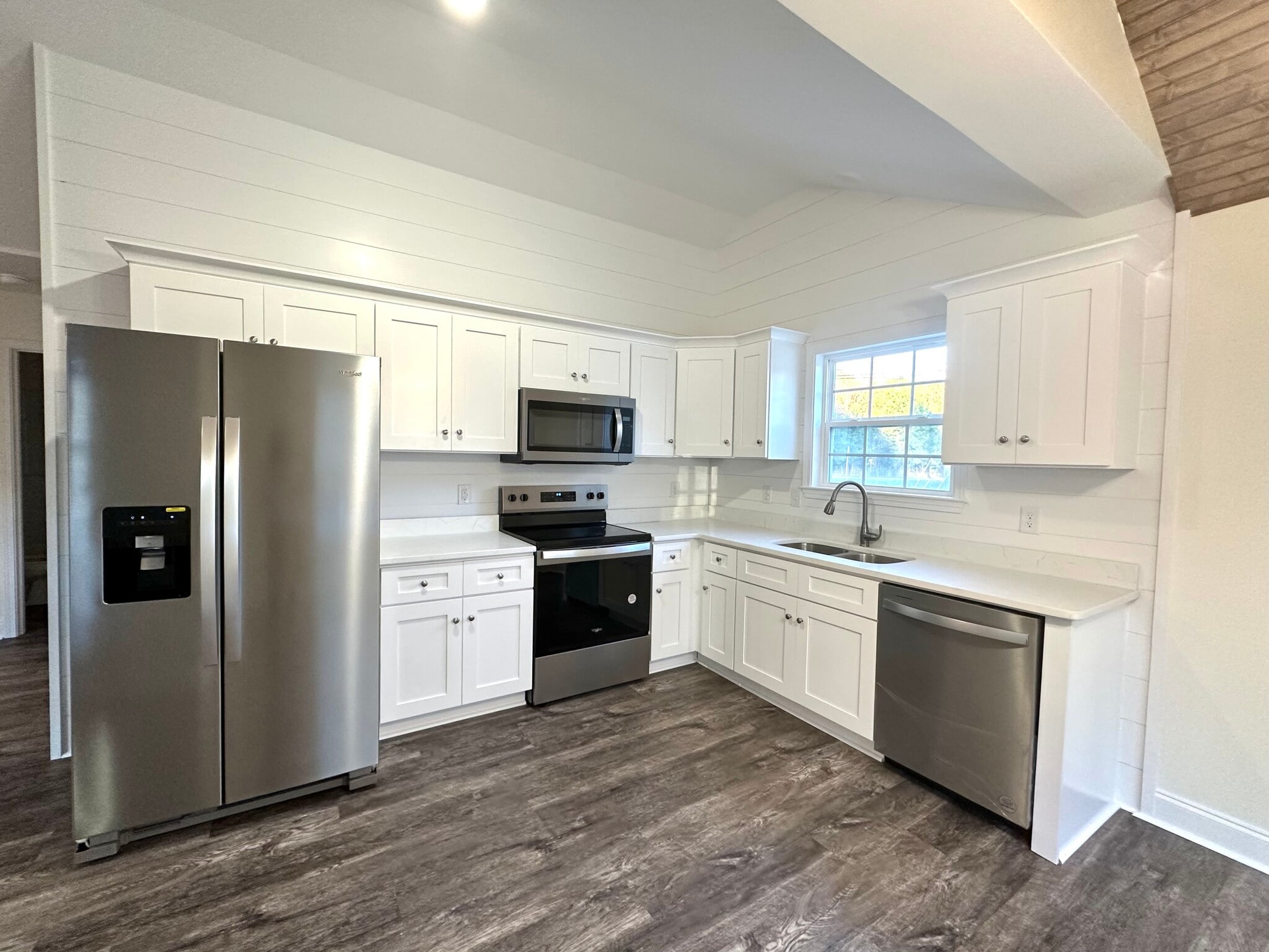 Building Photo - 1692 Walton St