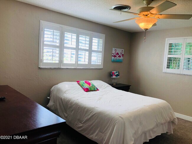 Building Photo - 3011 Princeton Ave