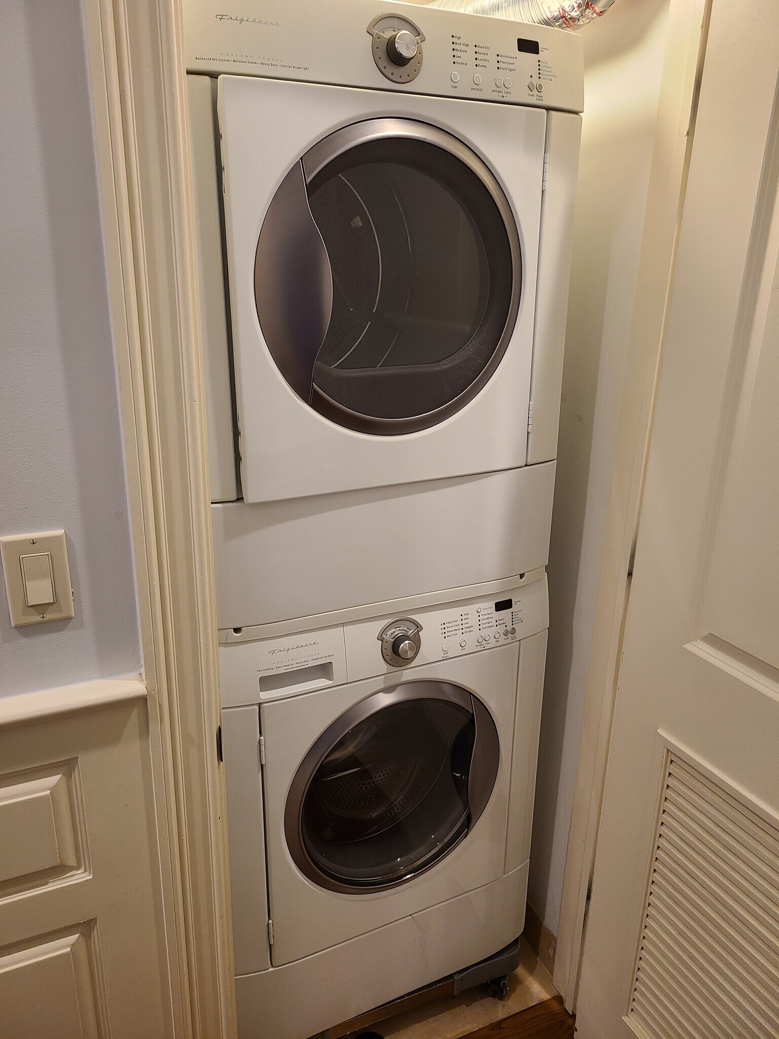 Laundry - 3247 N Clifton Ave