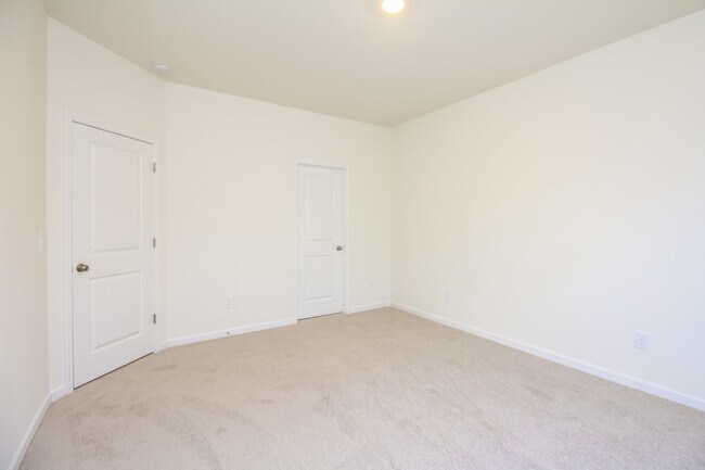 Building Photo - 1549 Corbett St