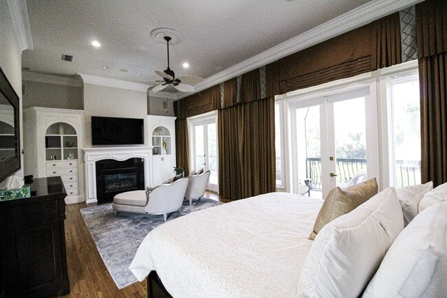 Building Photo - 2940 Pine Valley Dr