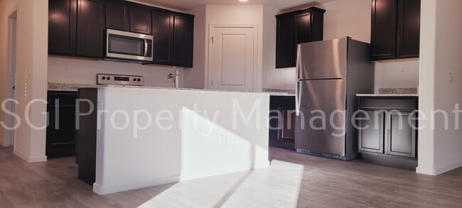 Building Photo - 1543 E Inouye Dr