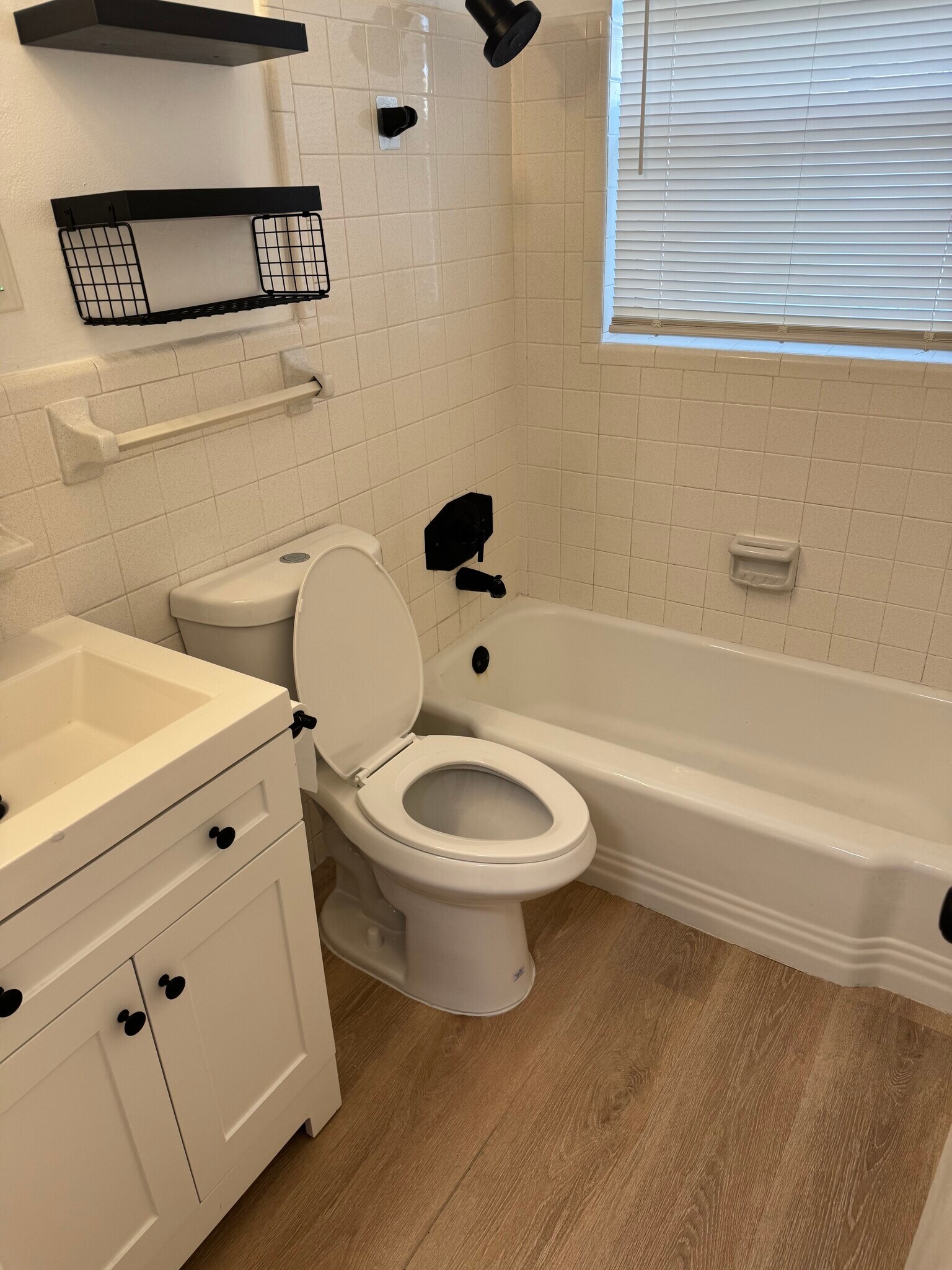 Building Photo - 171 S Broadway