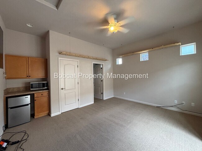 Building Photo - Golf Course Living with Mountain Views & Detached Casita