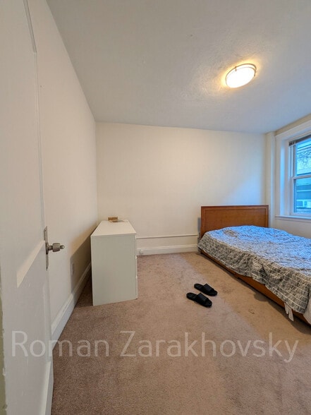 Building Photo - 74 Brainerd Rd