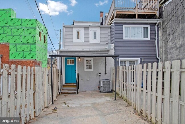 Building Photo - 1102 Carroll St