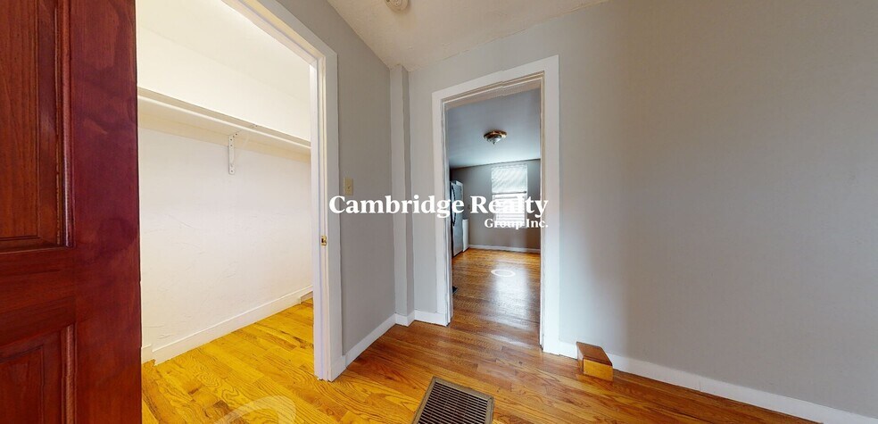 Building Photo - 428 Franklin St