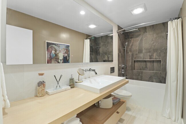 Building Photo - 4610 Park Granada