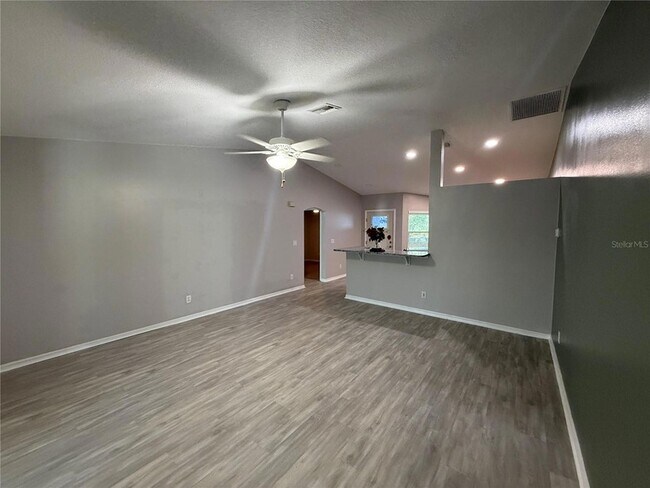 Building Photo - 501 Benton Dr