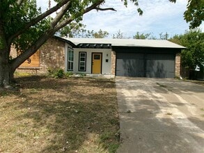 Building Photo - 1209 NE 20th St