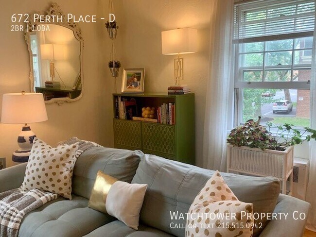 Building Photo - 672 Perth Pl