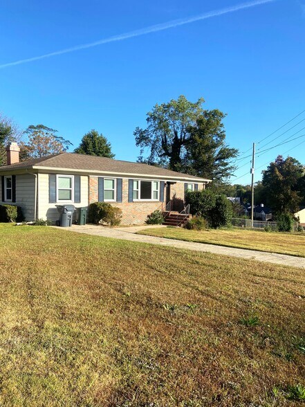 Primary Photo - 3188 Valley Park Dr