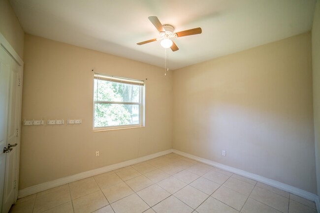 Building Photo - 1079 SW 11th Terrace